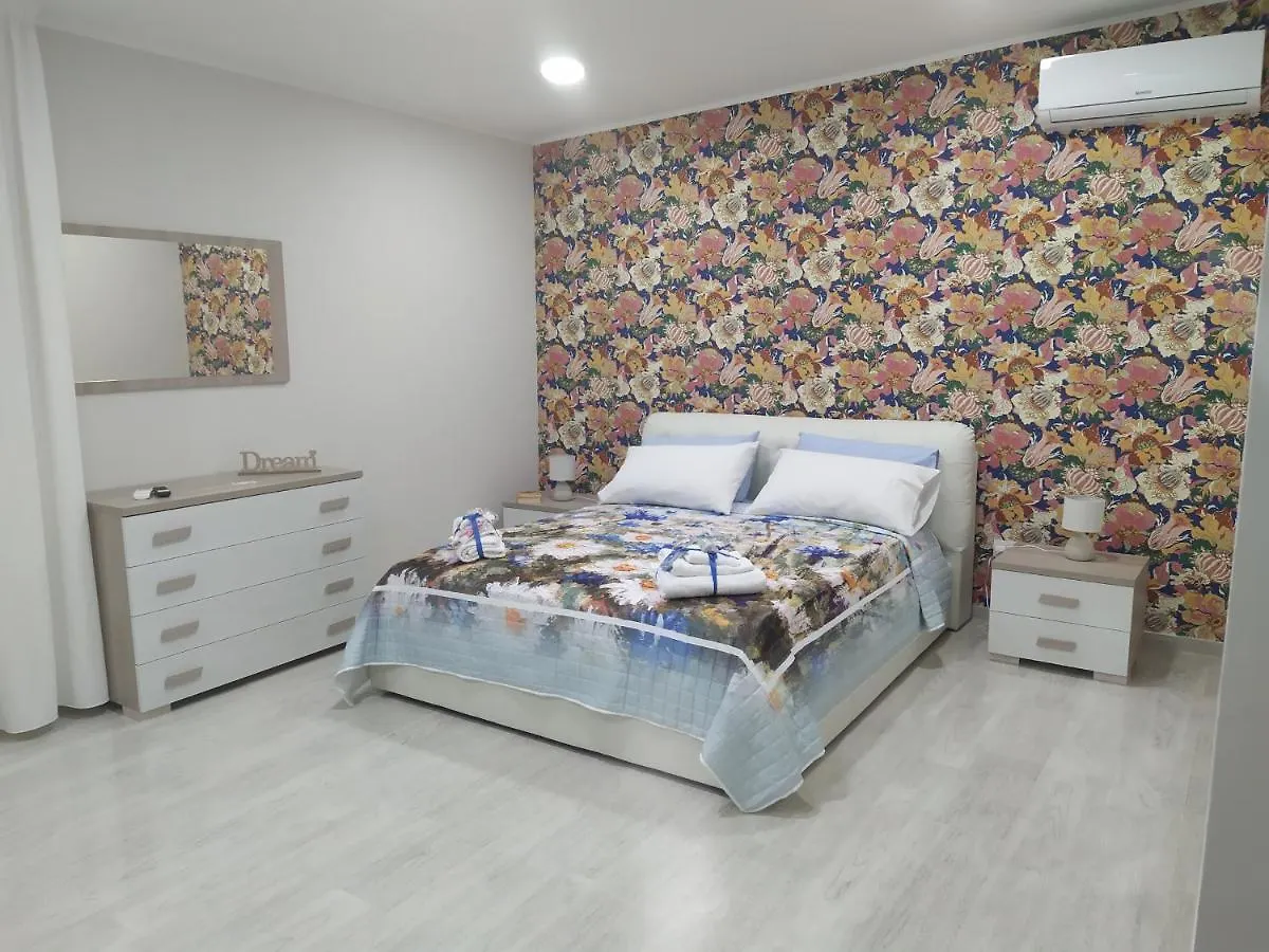 Shine Flowers Room Scordia 0*,  Italy