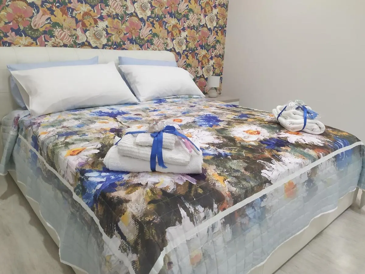 Shine Flowers Room Scordia Country house