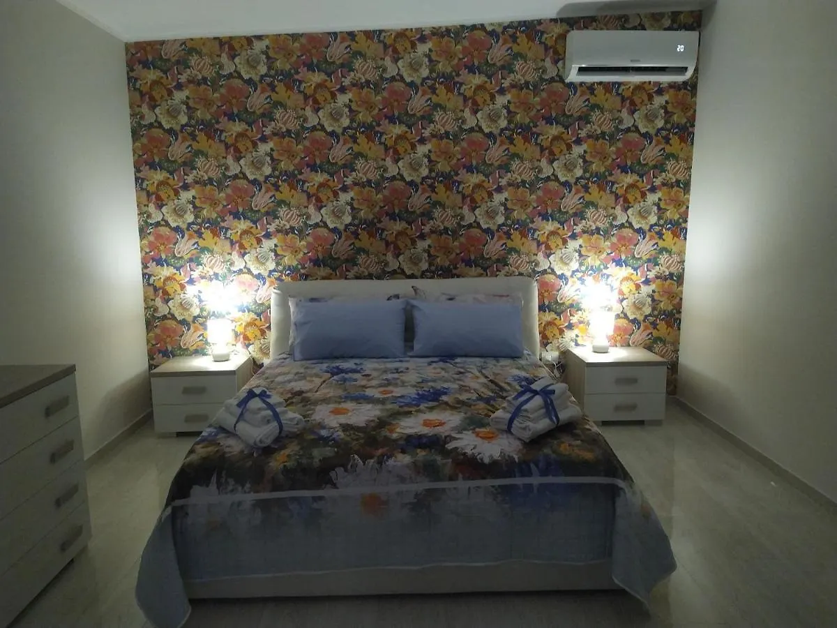 Shine Flowers Room Scordia